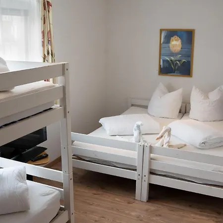 Ibex Hostel *